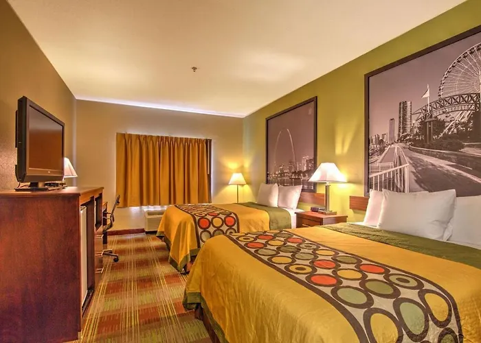 Super 8 By Wyndham Waterloo