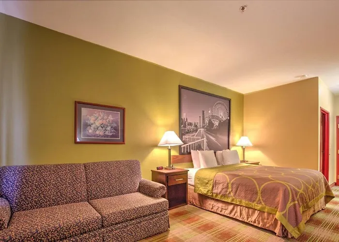 Super 8 By Wyndham Waterloo