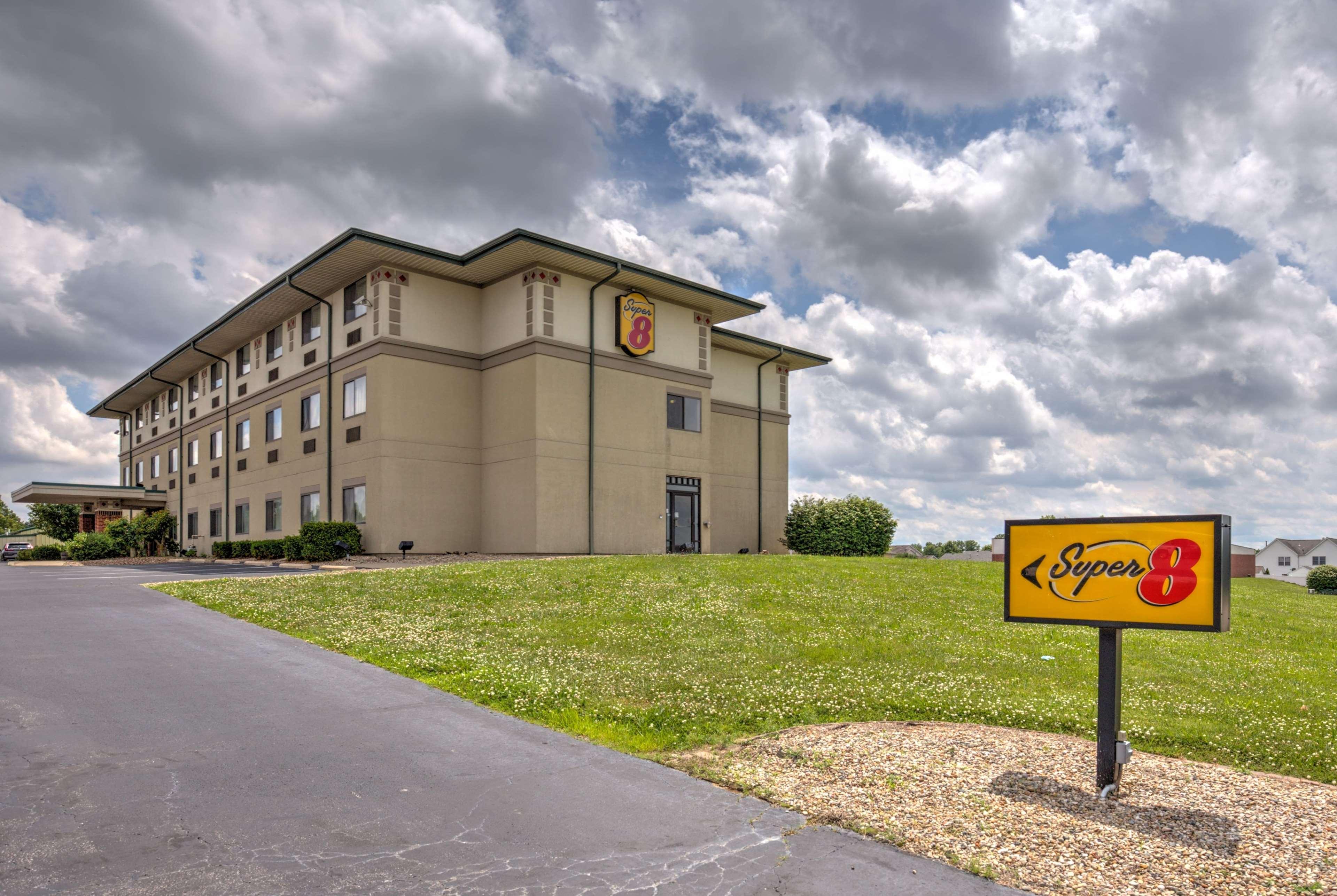 Super 8 By Wyndham 2* Waterloo