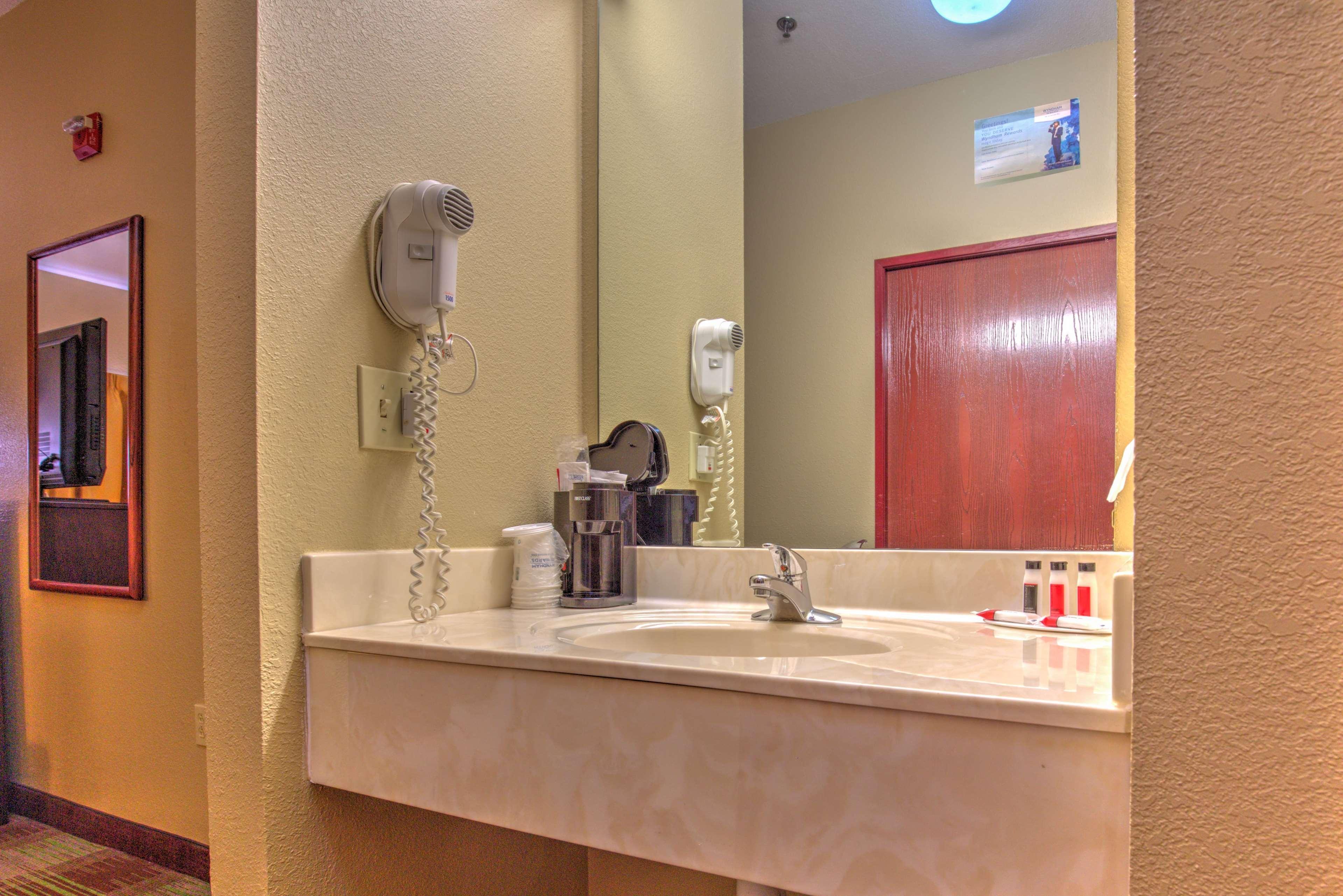 Hotel Super 8 By Wyndham Waterloo