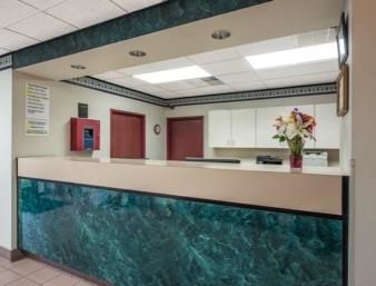 Super 8 By Wyndham Hotel Waterloo